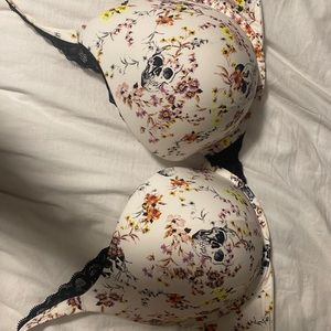 Torrid 44dd bra